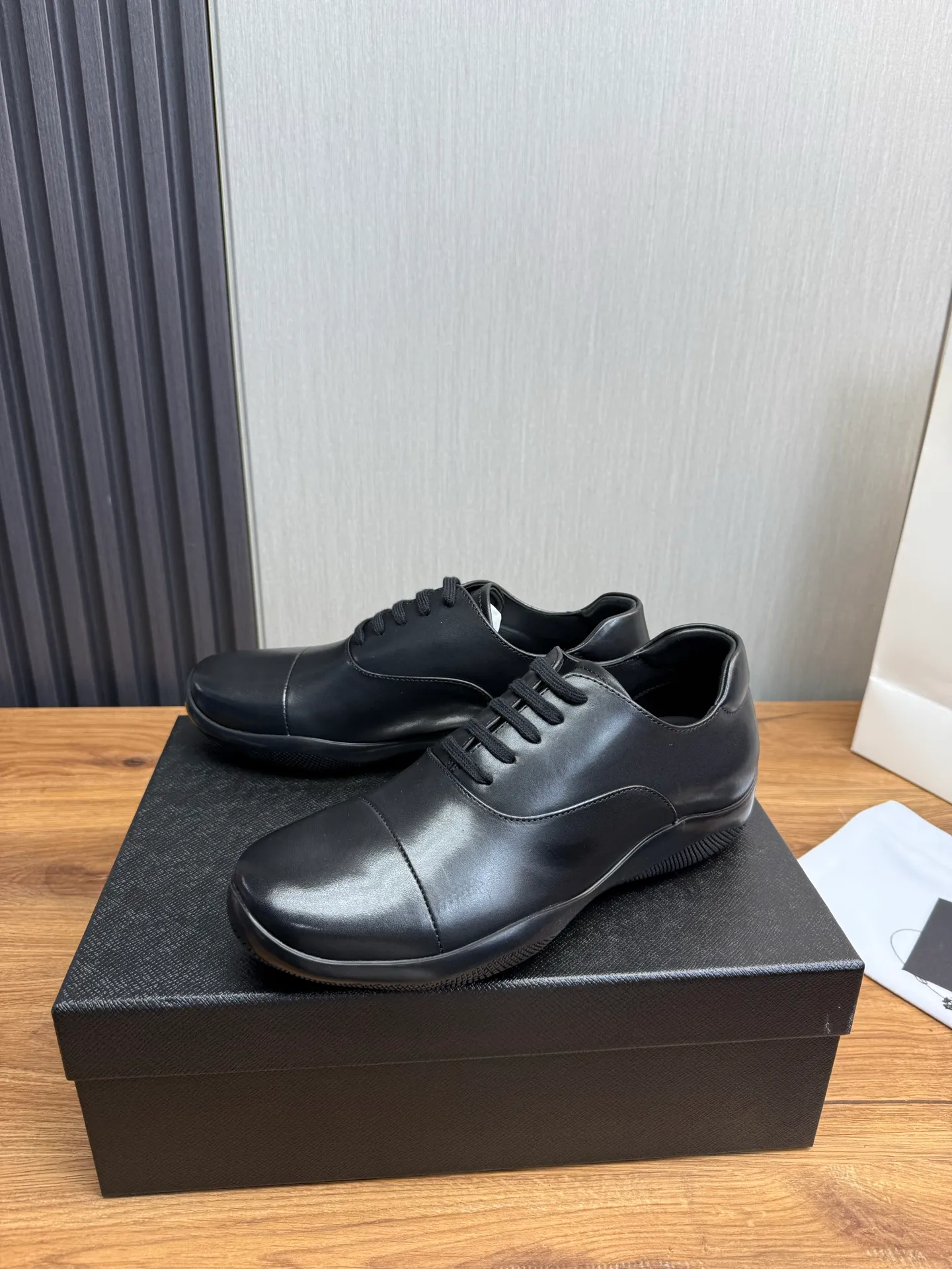 Men's shoes 💰760💰 [PRADA] New models synchronized with the official website, high-quality shipments ✔️Best sellers🔥 Original cowhide + cowhide lining, 1🆚1 replica, original original sole, 38-45 (men's 38.45 custom-made, non-refundable)